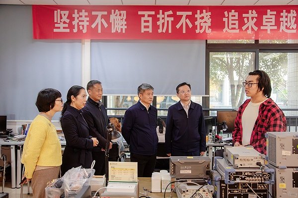 重庆市南岸区崇文路2号 邮编